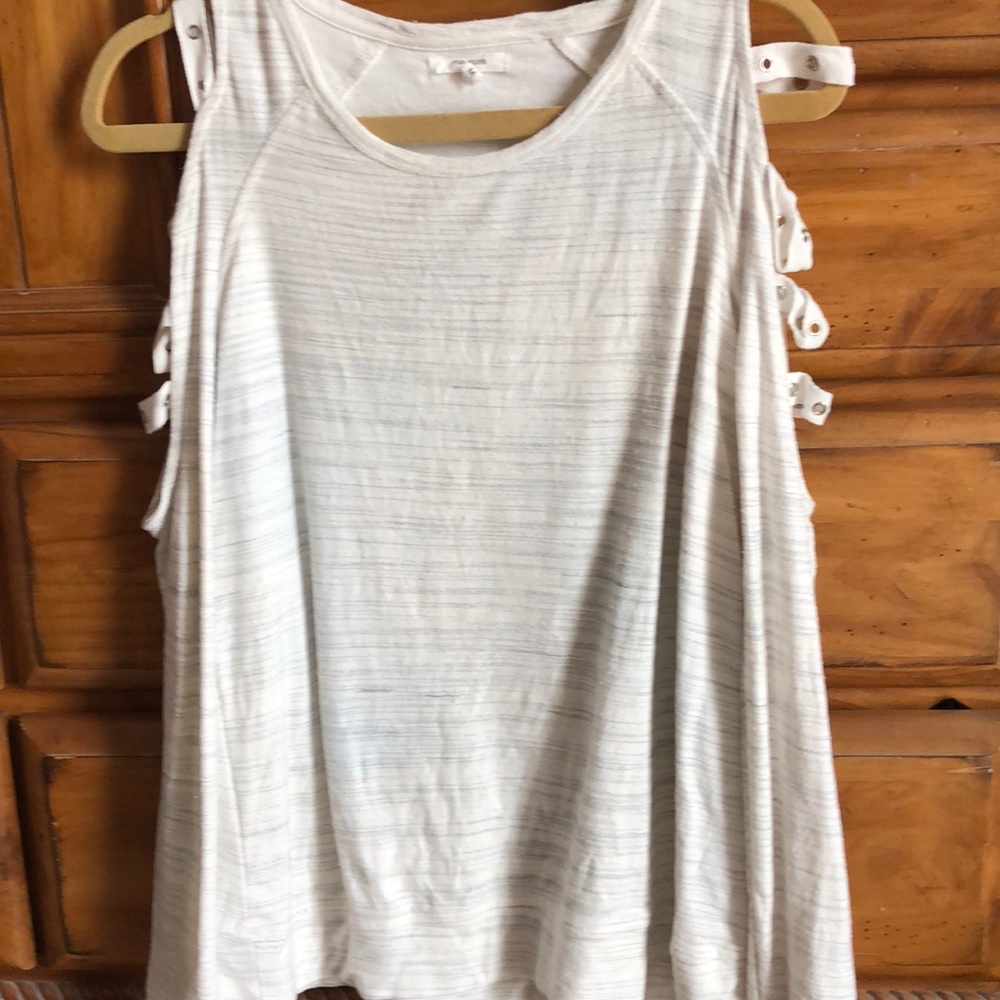 NWT - never worn, off shoulder detail medium